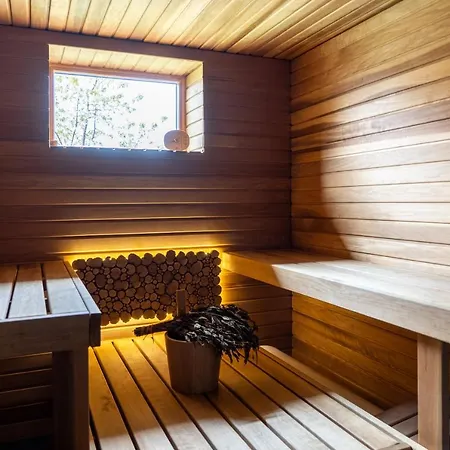 Cosy Family Guesthouse With Sauna And Garden Kuressaare Exterior photo