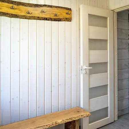 Cosy Family Guesthouse With Sauna And Garden Kuressaare Exterior photo