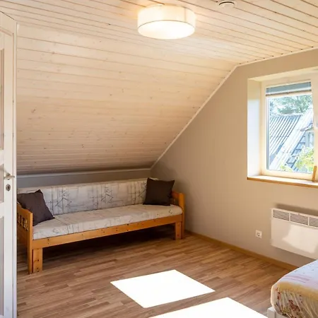 Cosy Family Guesthouse With Sauna And Garden Kuressaare Exterior photo